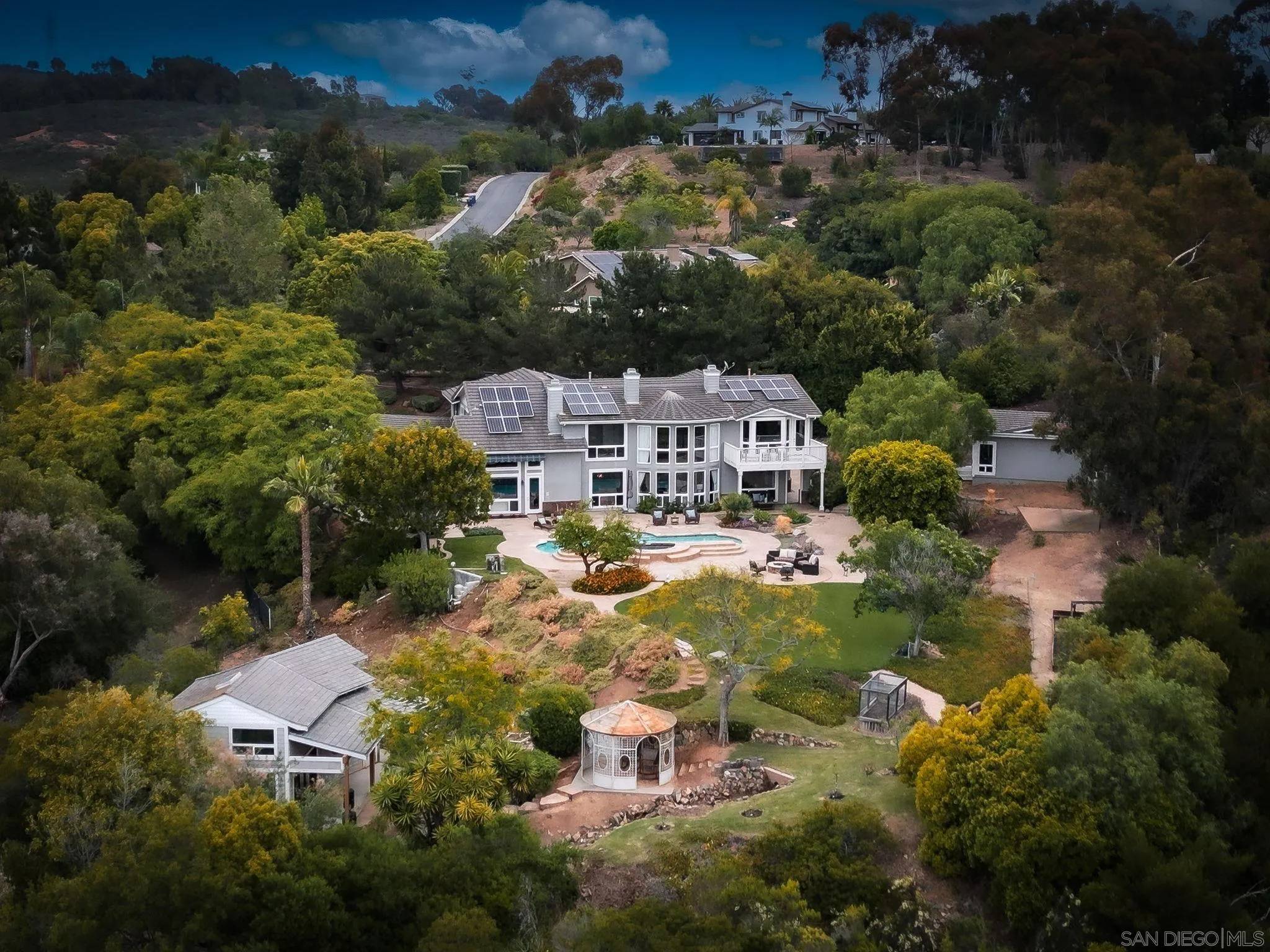 Encinitas, CA 92024,521 Latigo Row