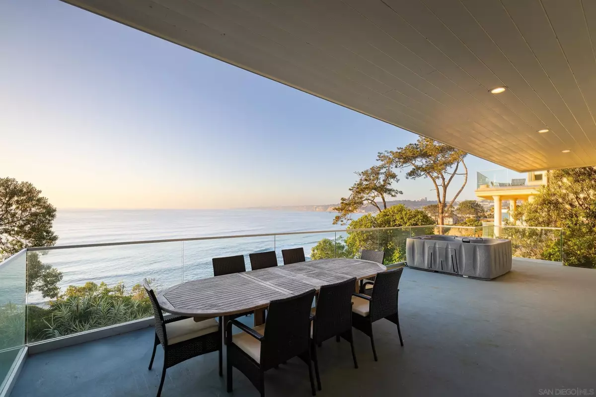 La Jolla, CA 92037,1624 Torrey Pines Rd