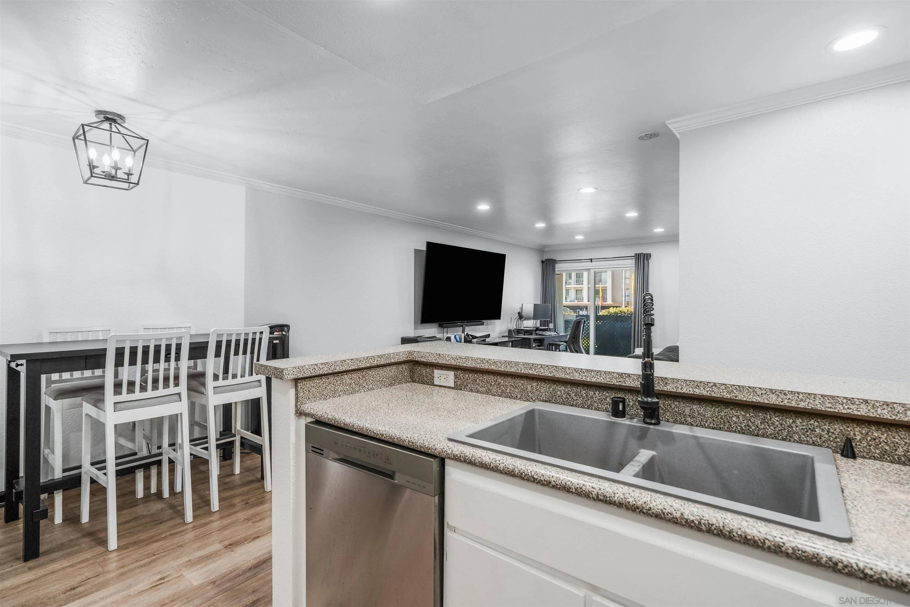 Mission Valley, CA 92108,6275 Rancho Mission #105