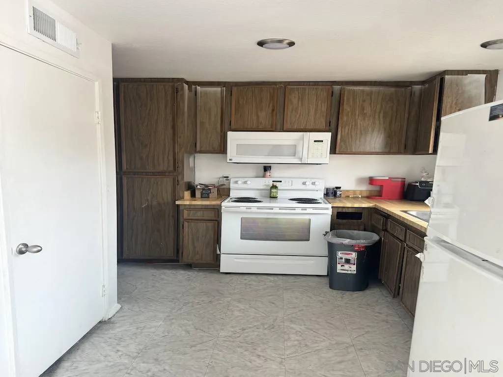 El Cajon, CA 92020,807 S Mollison Ave #26