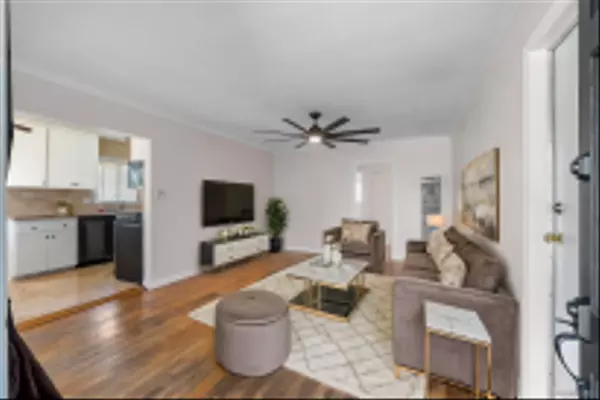 San Diego, CA 92105,3921 Juniper St