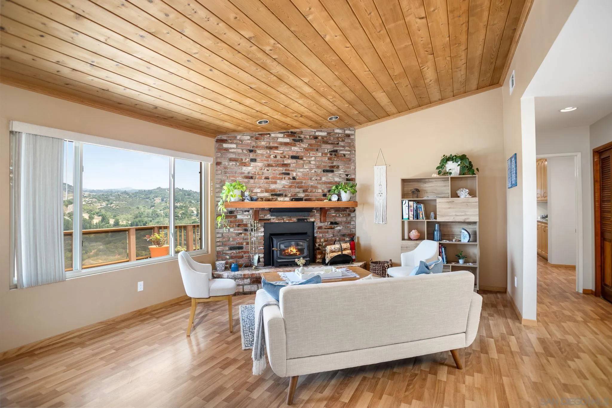 Alpine, CA 91901,295 Arnold Way