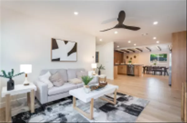 San Diego, CA 92117,4664 Isleta Ave
