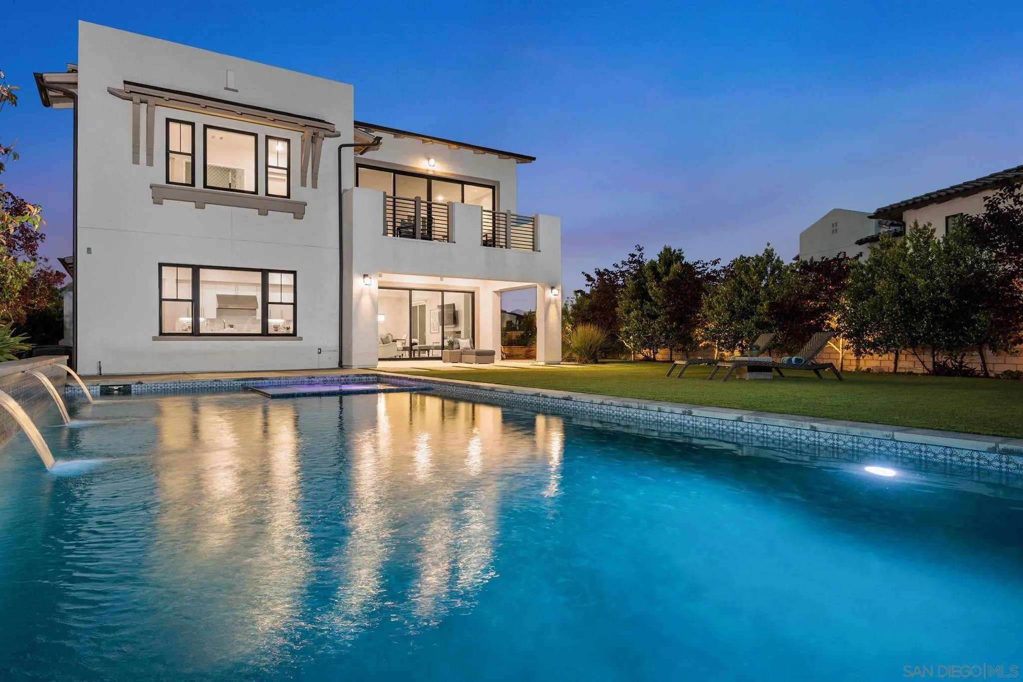San Diego, CA 92130,6190 Sagebrush Bend Way