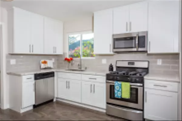 San Diego, CA 92102,3082 Island Ave