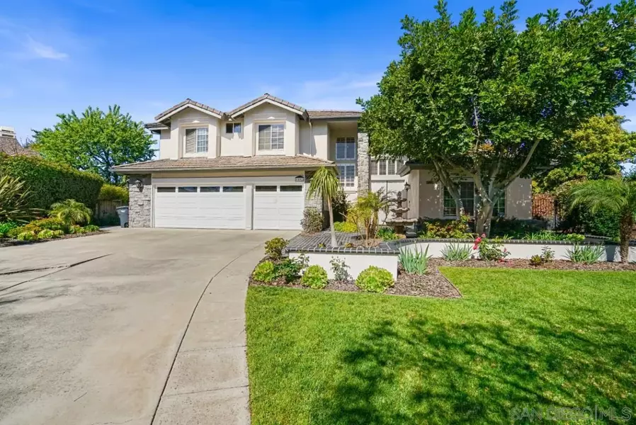 1597 Parkview Dr, Vista, CA 92081