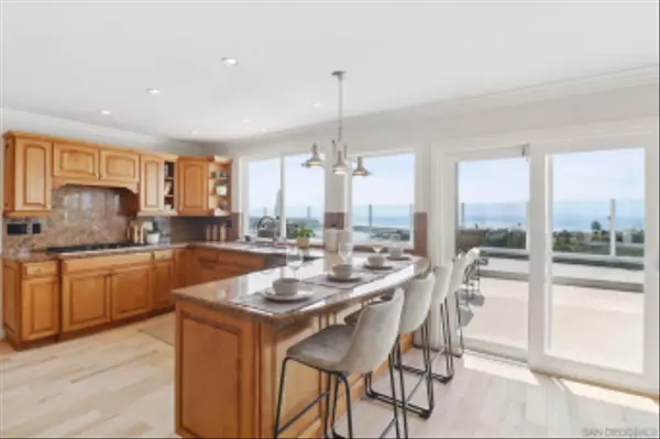 San Diego, CA 92007,2142 Bulrush