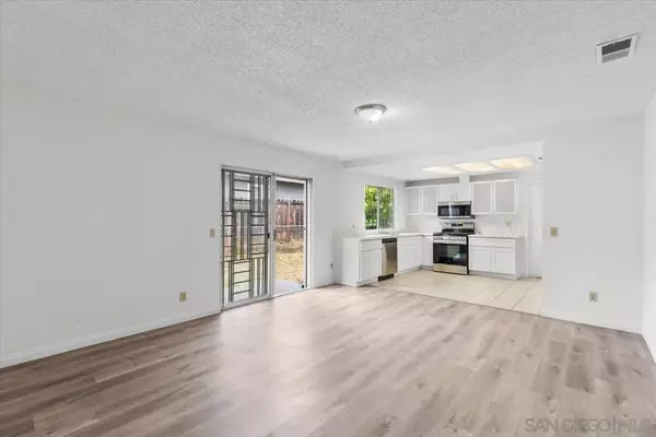 Spring Valley, CA 91977,9616 Apple Street