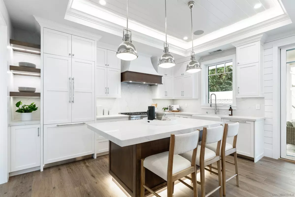 La Jolla, CA 92037,462 Westbourne Street