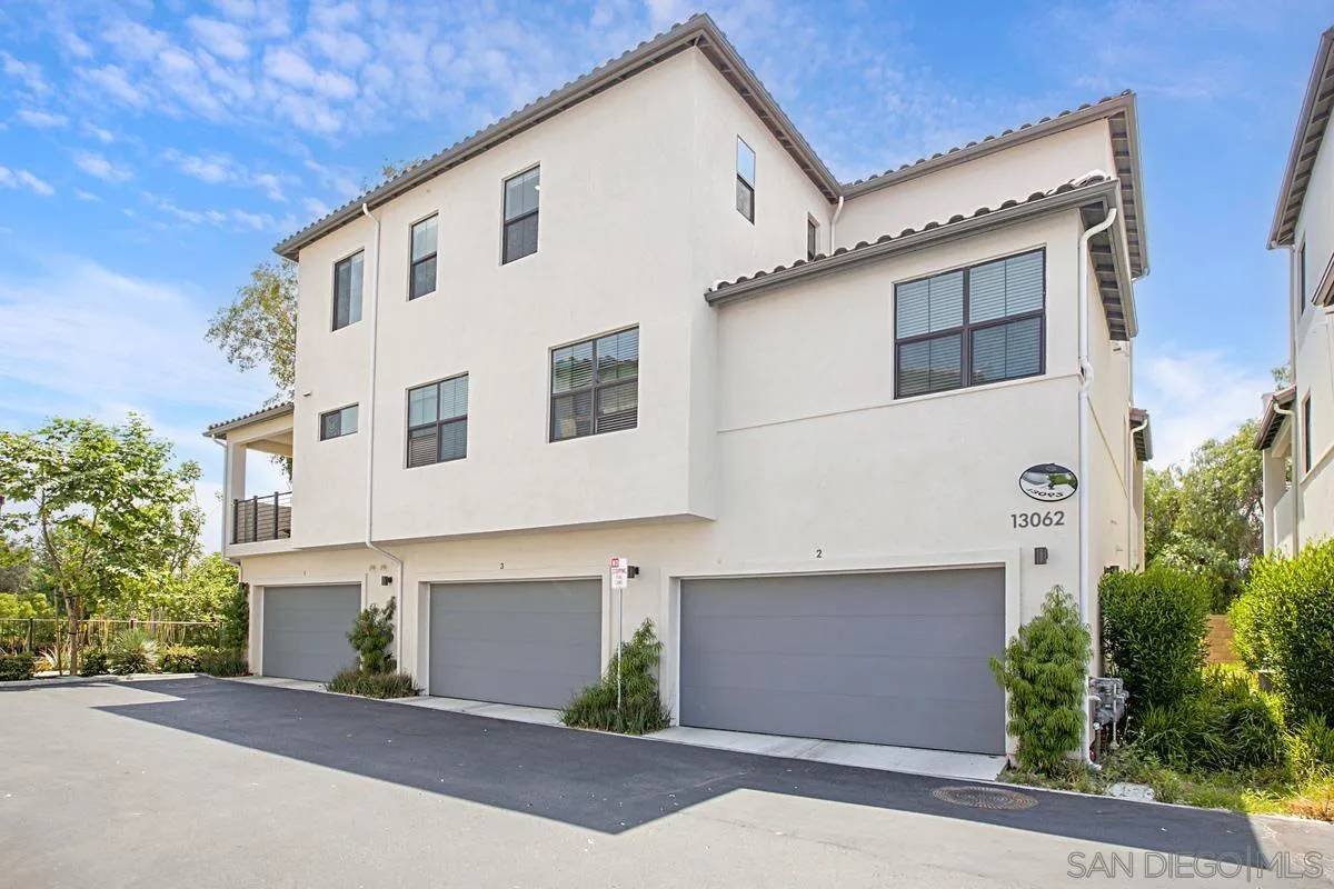 Poway, CA 92064,13062 Olympus Cir. #3