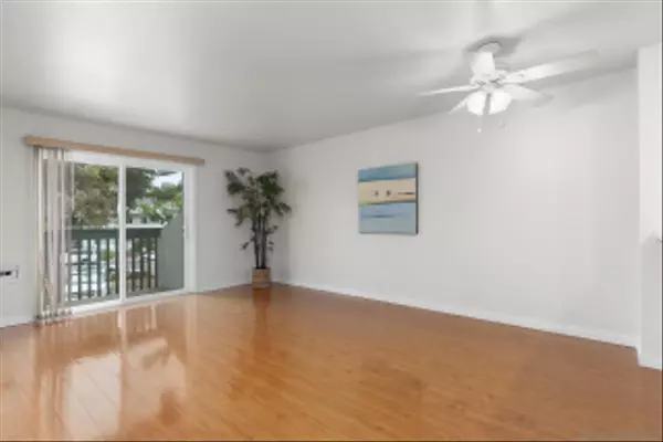 San Diego, CA 92117,4060 Huerfano Ave #205