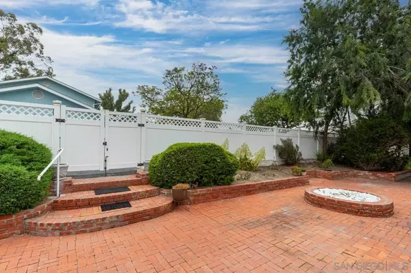 El Cajon, CA 92020,874 Hacienda Drive