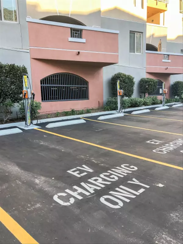 San Diego, CA 92130,3877 Pell Pl #222
