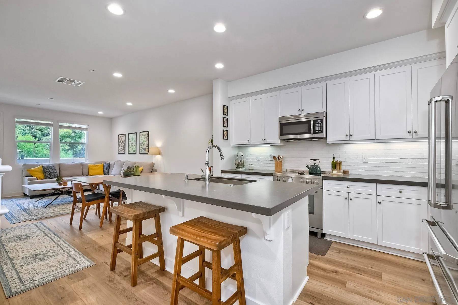 1103 Makena Way, Oceanside, CA 92054