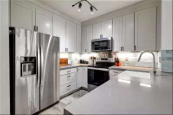 San Diego, CA 92101,1601 India St #211