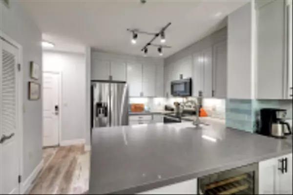 San Diego, CA 92101,1601 India St #211