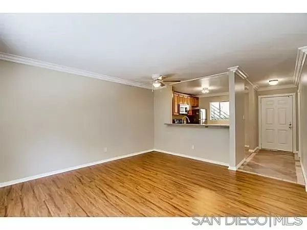 San Diego, CA 92122,7565 Charmant Dr #309