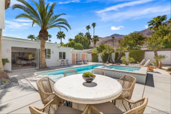 252 E Ocotillo Ave., Palm Springs, CA 92264