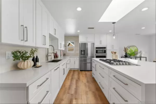 San Diego, CA 92110,4840 Penrose Ct