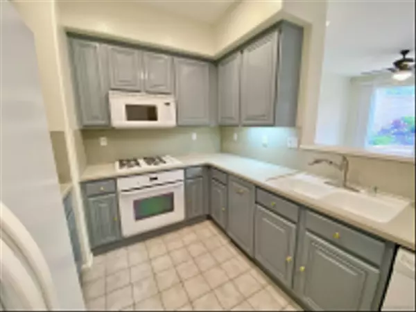 Carlsbad, CA 92009,6464 Terraza Portico