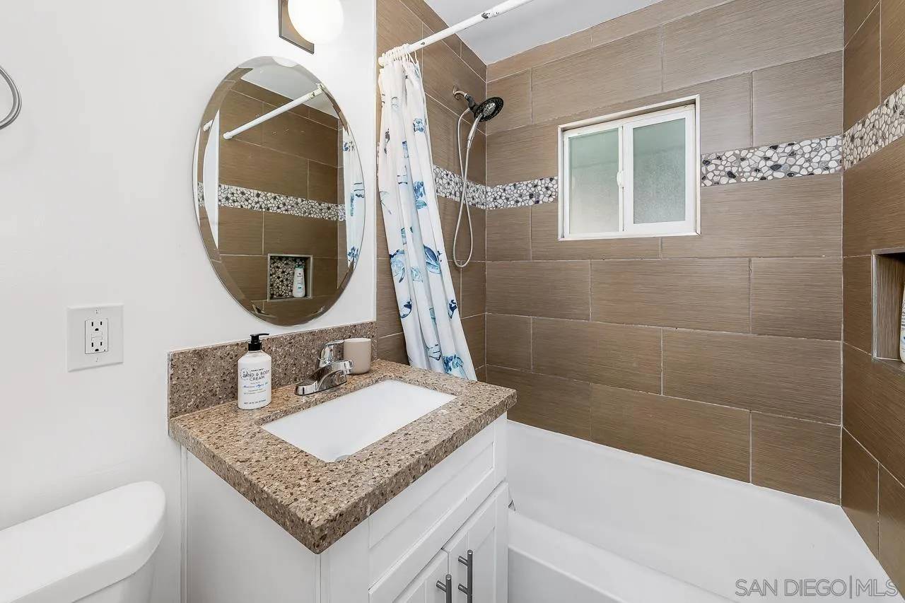 La Mesa, CA 91942,4241 70th Street