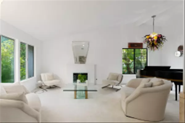 Carlsbad, CA 92010,2748 Olympia Dr