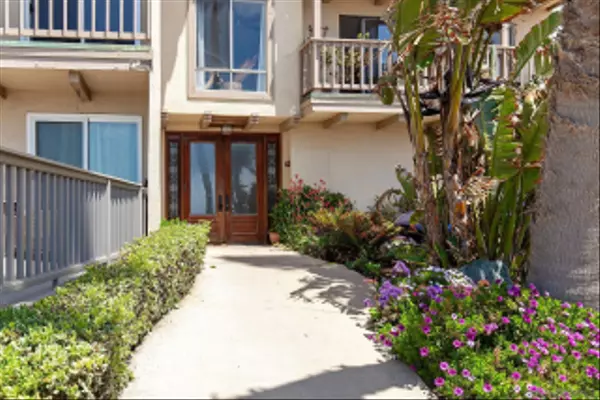 San Diego, CA 92107,4848 Bermuda Ave #E3