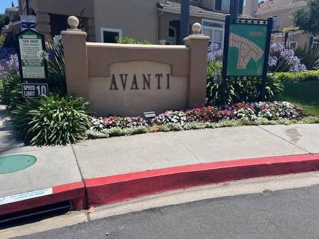 San Diego, CA 92122,7105 Calabria #C