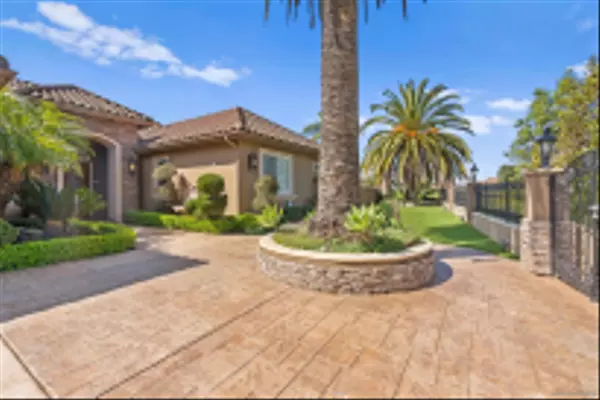 Vista, CA 92084,1003 Via Marco