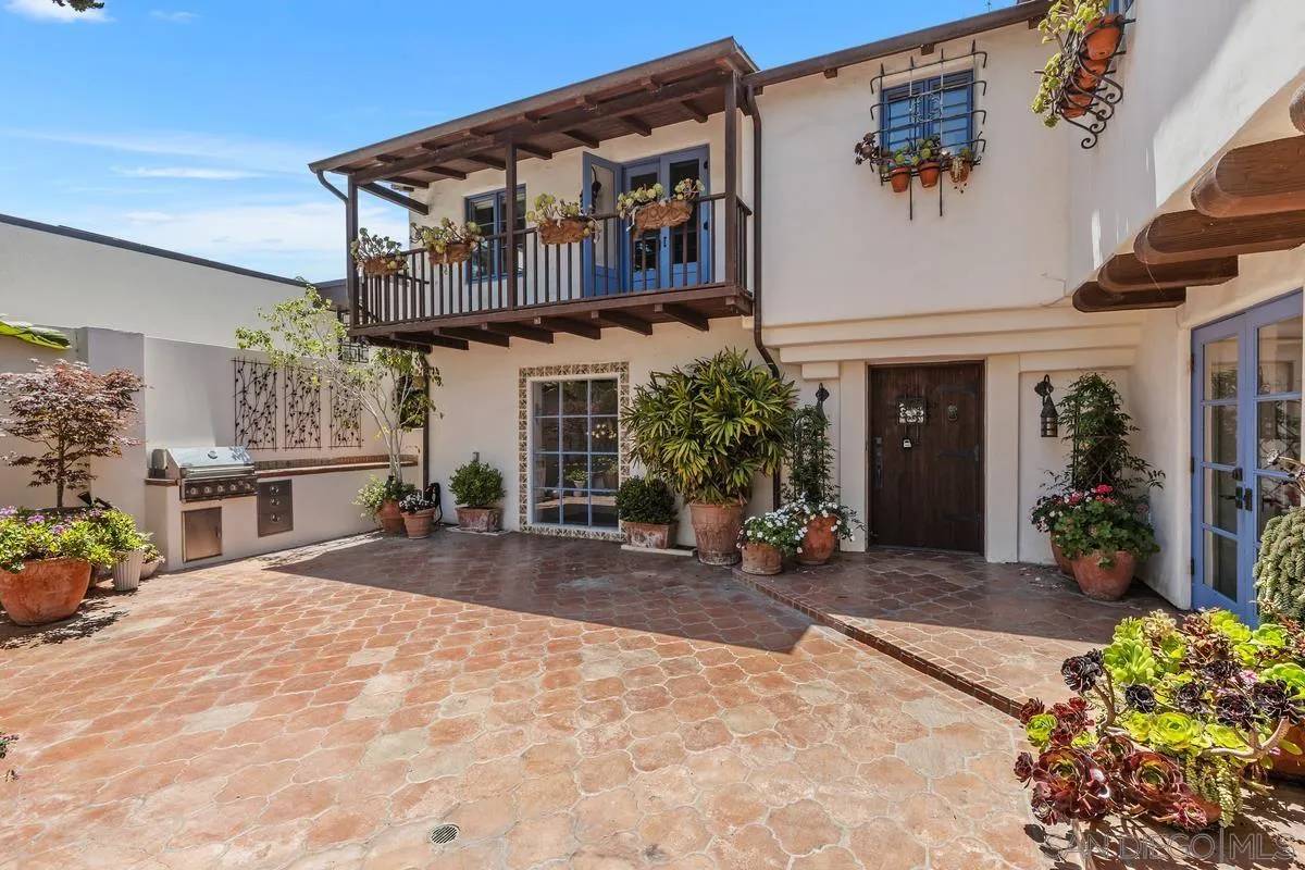7728 Ludington Pl, La Jolla, CA 92037