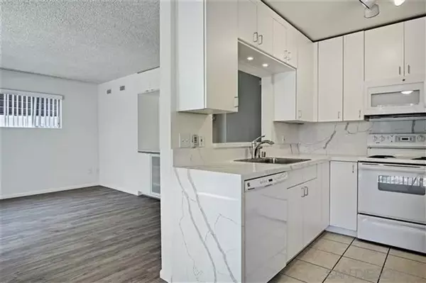 San Diego, CA 92109,1112 - 1118 Thomas Avenue