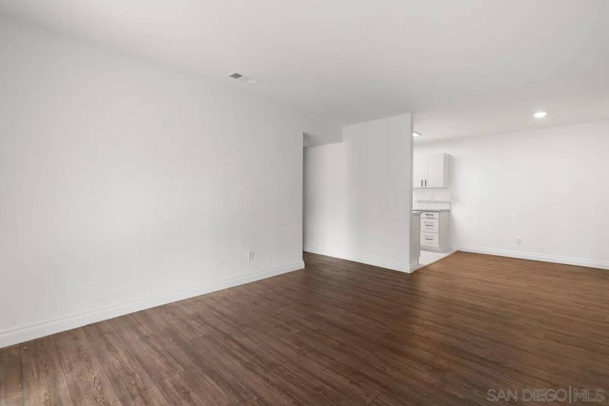 Escondido, CA 92026,240 W Lincoln Ave #16