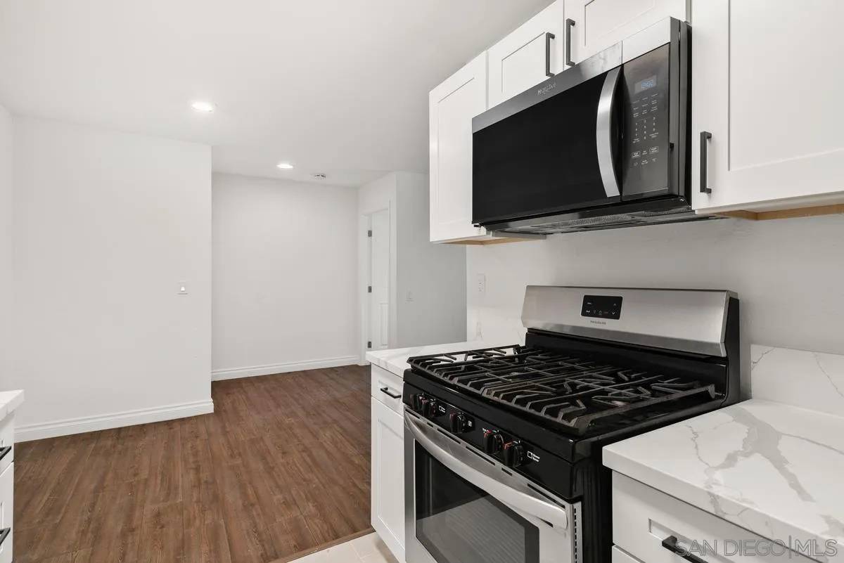Escondido, CA 92026,240 W Lincoln Ave #16