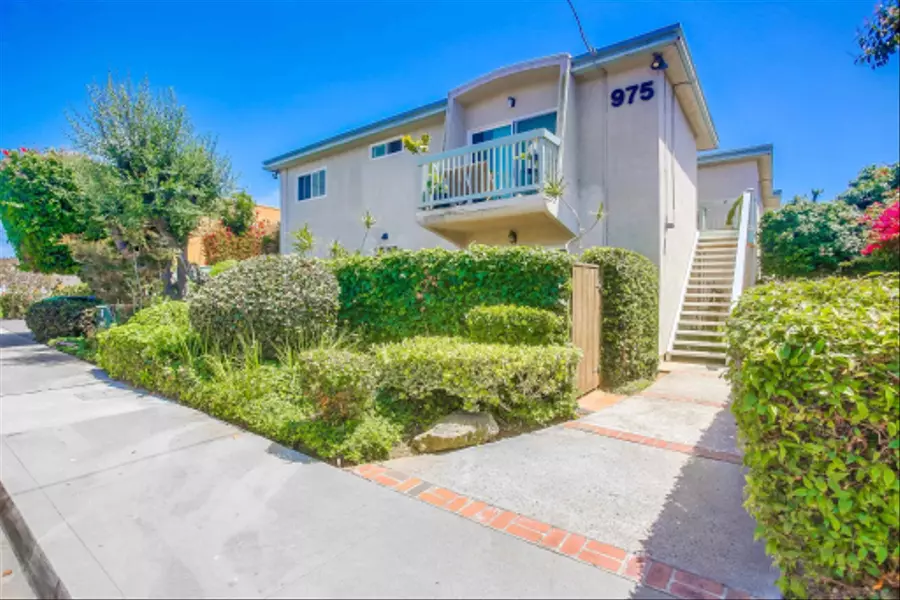 975 Laguna Dr, Carlsbad, CA 92008