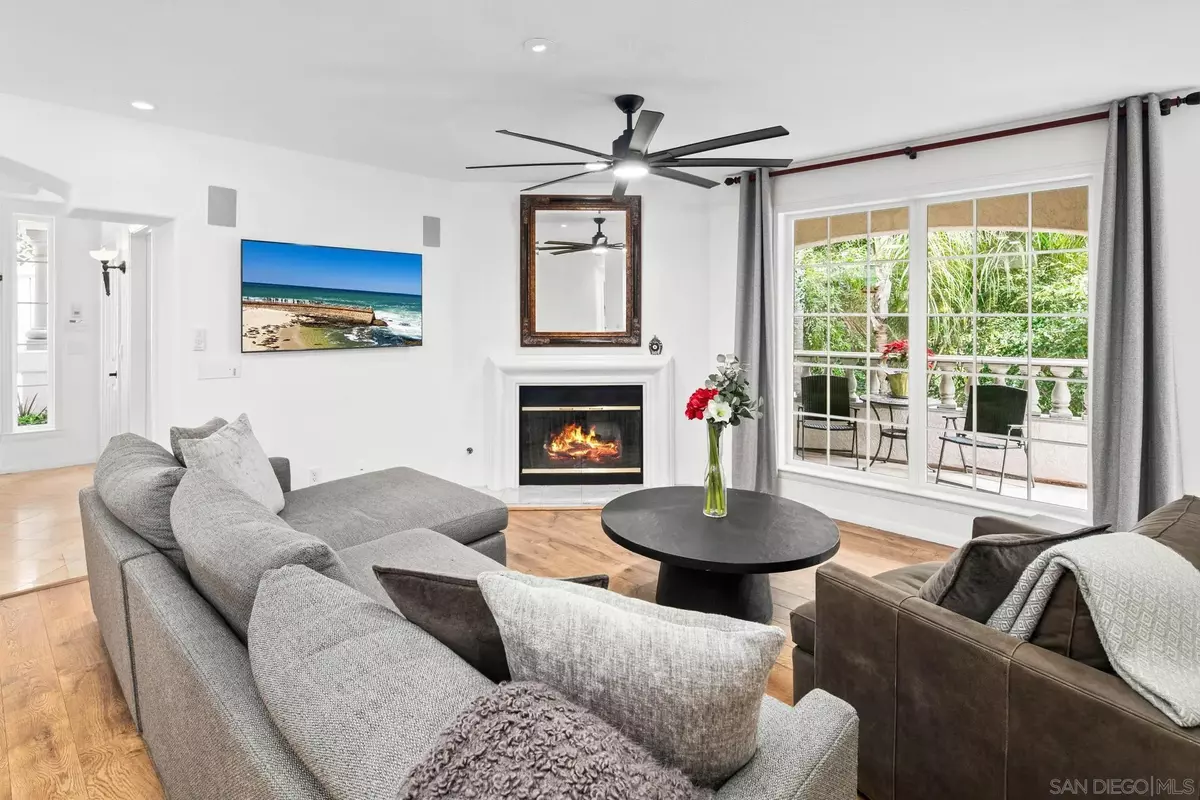 La Jolla, CA 92037,2842 Torrey Pines Rd