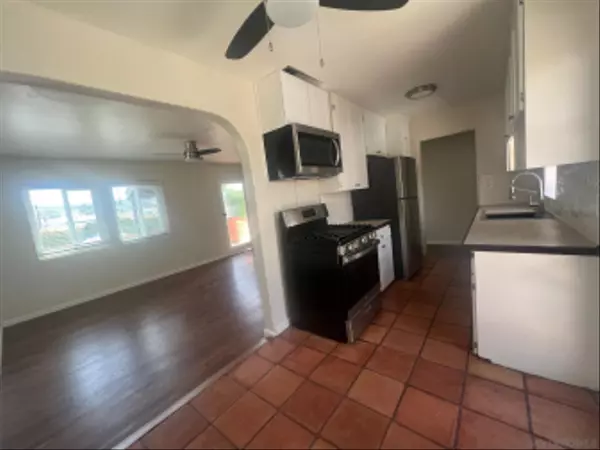 San Diego, CA 92110,5520 Riley St.