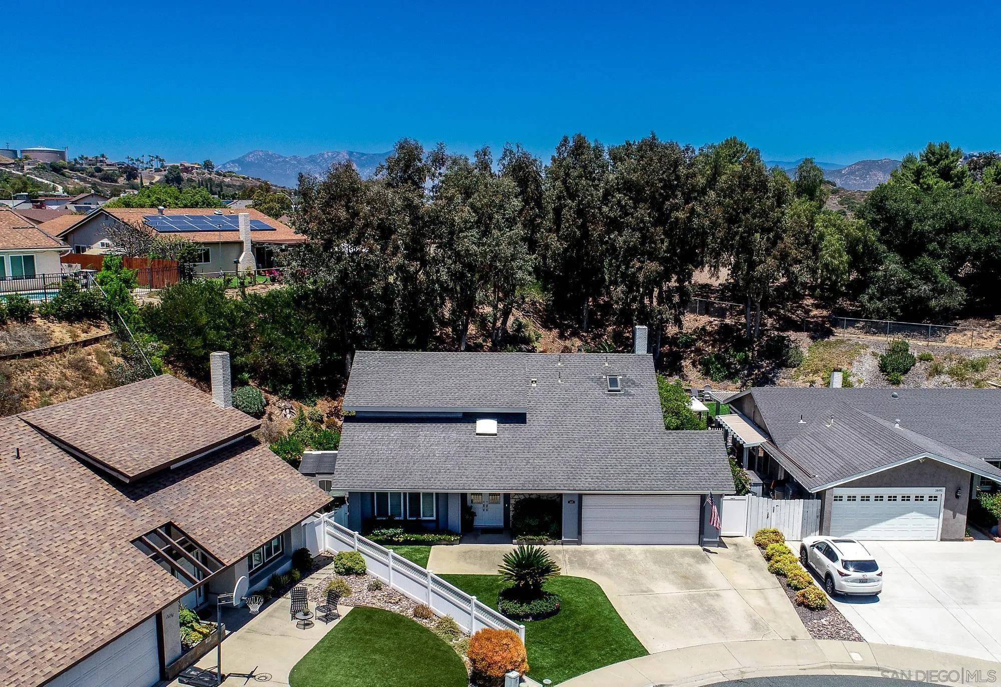 El Cajon, CA 92021,1695 Arnheim Ct