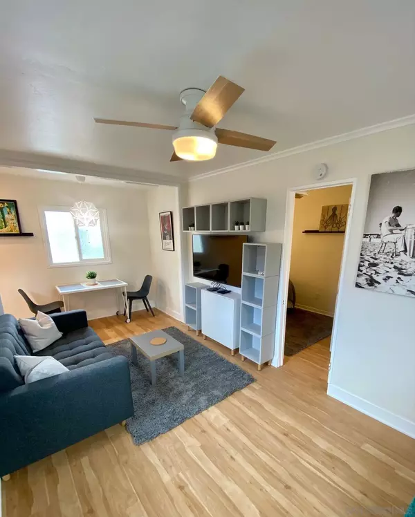 San Diego, CA 92103,424 W University PL