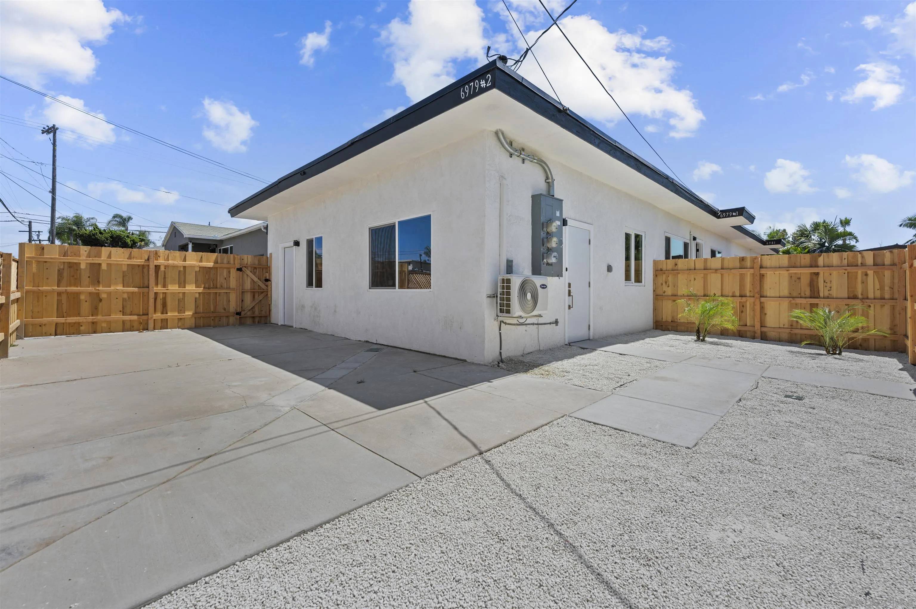 San Diego, CA 92115,6979-81 Amherst