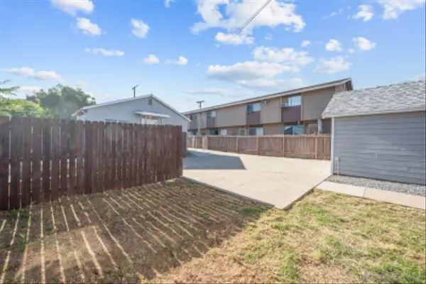 Lakeside, CA 92040,9920-22 River St