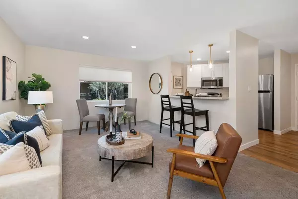 San Diego, CA 92122,7545 Charmant #1314