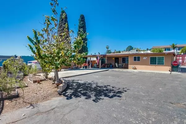 Vista, CA 92084,820 Frances Drive