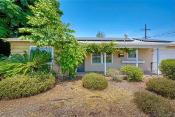 El Cajon, CA 92021,940 Gladys