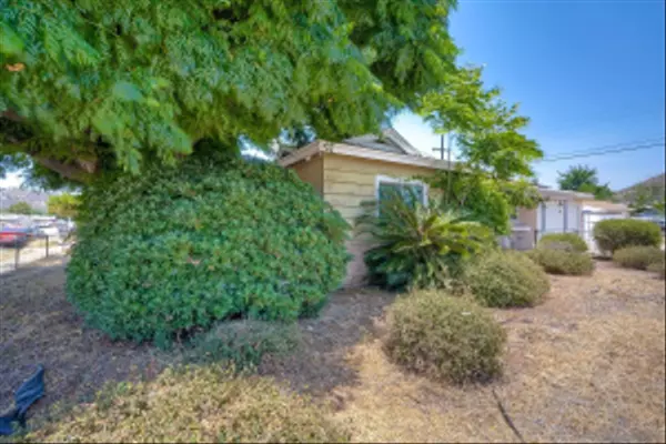 El Cajon, CA 92021,940 Gladys