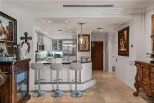 San Diego, CA 92101,500 W Harbor #1318