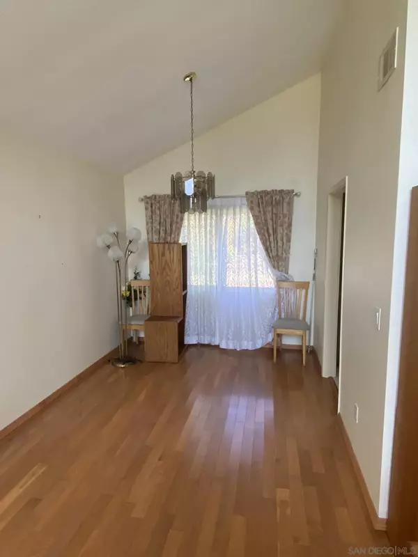 Encinitas, CA 92024,1543 Calle Violetas