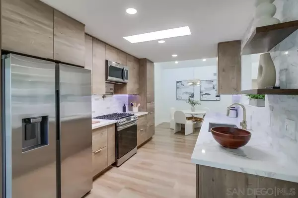 175 Bronze Way, Vista, CA 92083