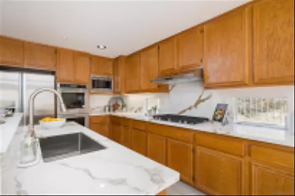 2168 Pointe Parkway, Spring Valley, CA 91978