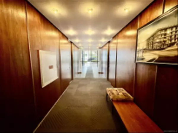 La Jolla, CA 92037,800 Prospect St #3E