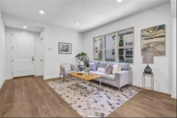 Irvine, CA 92618,71 Kestrel